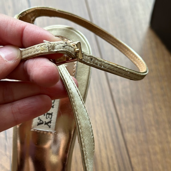 Badgley Mischka Heels - Picture 6 of 7